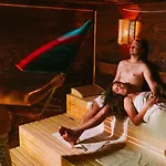 The Loft - Koezponti Privat Haz, Wellness Apartament Strigoniu