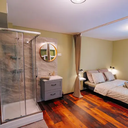 Appartement The Loft - Koezponti Privat Haz, Wellness Esztergom
