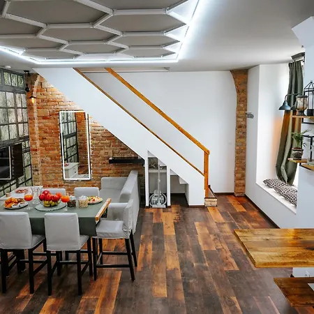 The Loft - Koezponti Privat Haz, Wellness Appartement Esztergom