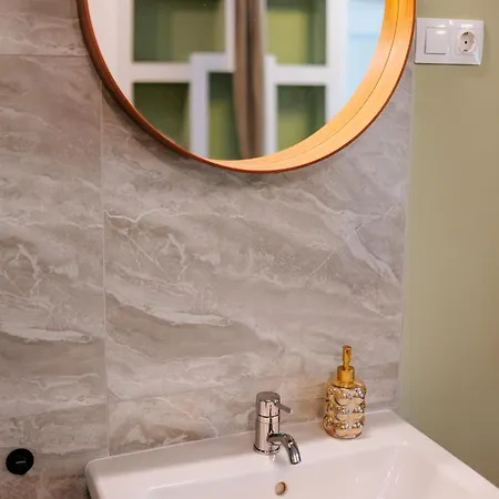 The Loft - Koezponti Privat Haz, Wellness Apartment Esztergom