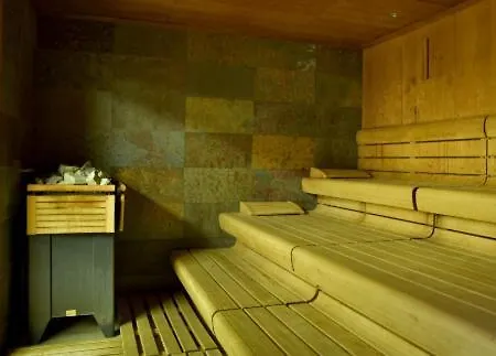 The Loft - Koezponti Privat Haz, Wellness Appartement Esztergom