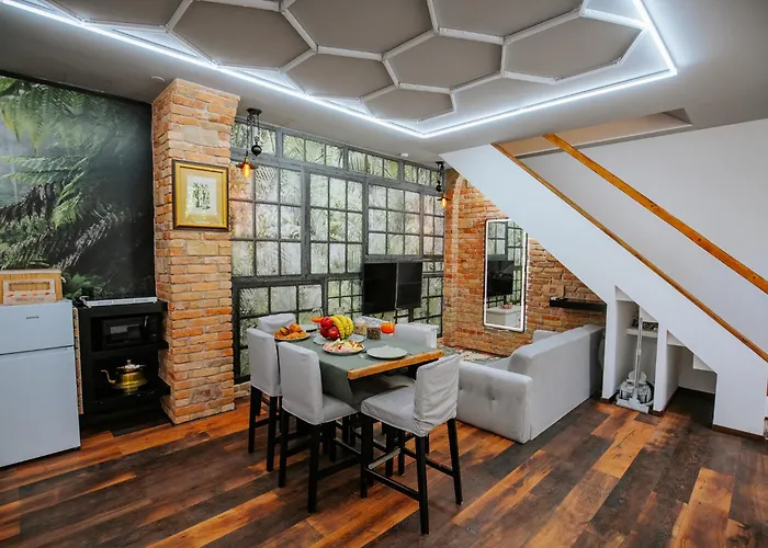 The Loft - Koezponti Privat Haz, Wellness * אסטרגום